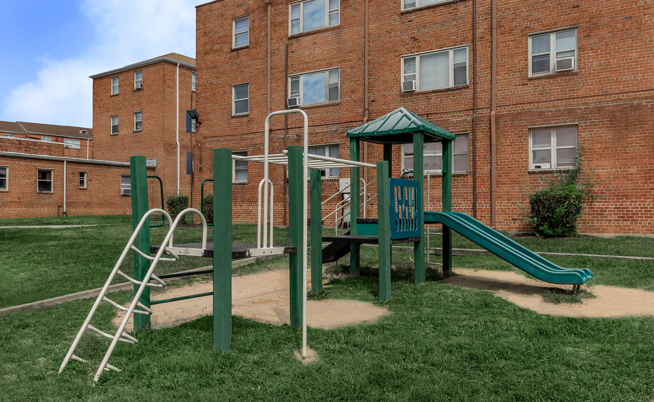 Victoria Crossing Apartments Apartments in Hyattsville, MD